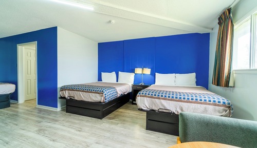 Standard Room, Multiple Beds, Non Smoking