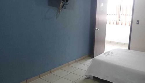 Standard Room, 1 Queen Bed