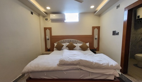 Royal Room, 1 King Bed, Non Smoking
