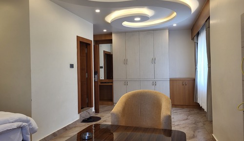 Panoramic Studio Suite, City View, Lakeside