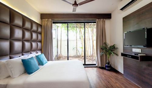 Deluxe room with private kitchenette