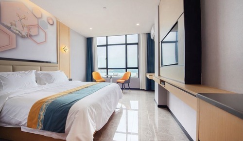 Comfort Room, 1 King Bed, River View
