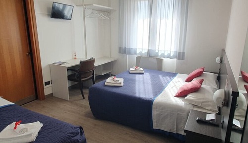 Basic Triple Room