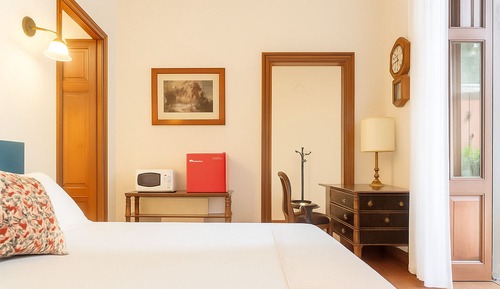 Room, 1 Queen Bed, Private Bathroom