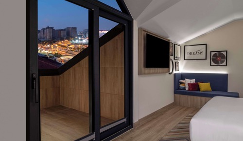 Room, 1 King Bed, Smoking, Terrace