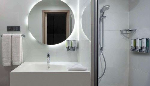 Family Room, 1 King Bed, Non Smoking