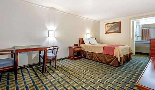 Queen Room - Disability Access