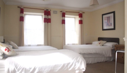 Economy Triple Room