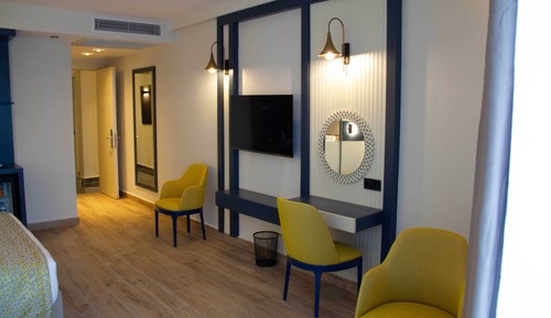 Family Room, Multiple Beds