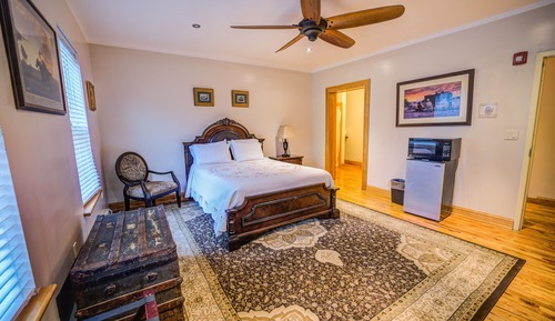 Deluxe Room, 1 Queen Bed