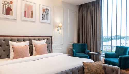 Executive Room, City View