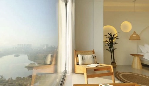 Luxury Penthouse, Lake View