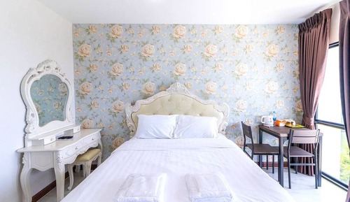 Premium Room, 1 Queen Bed, Non Smoking