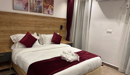 Executive Apartment, Multiple Beds, Kitchen