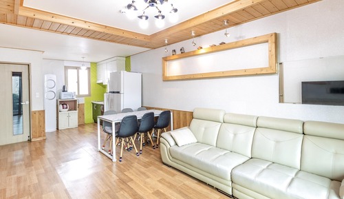 Basic Room, 2 Bedrooms (101)