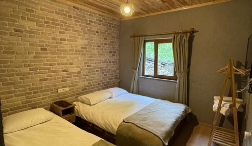 Economy Room