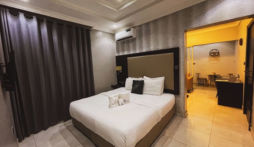 Executive Suite, City View