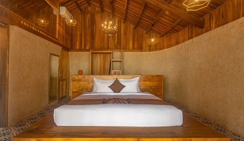 01-BR Villa Beach Front with Pool