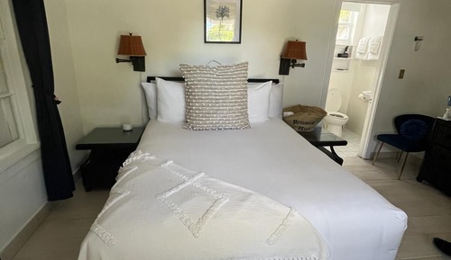 Room, 1 Queen Bed, Courtyard View, Courtyard Area