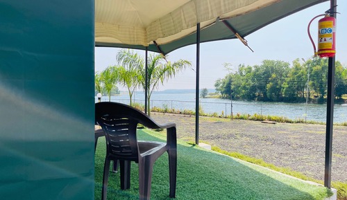 Lake View Luxury Tent