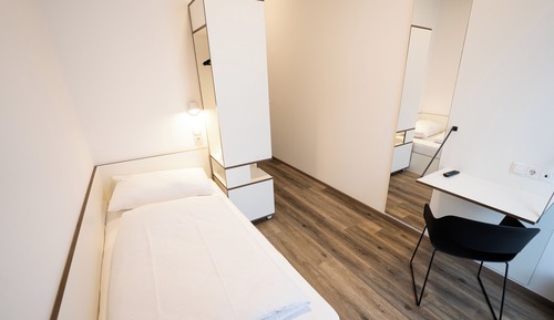Einzelbettzimmer