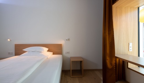 Standard Room, 1 Queen Bed (Small Room)