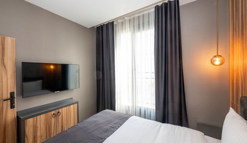 Family Room, 2 Double Beds, Kitchen, City View