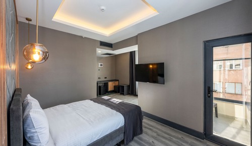 Deluxe Room, 1 Double Bed, Balcony, City View