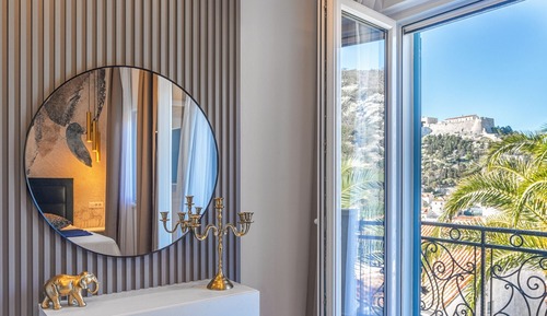 Exclusive Apartment