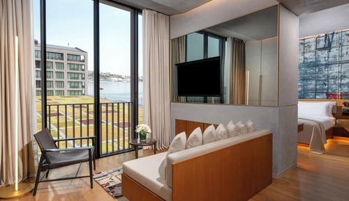 Junior Suite, Partial Sea View