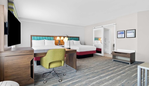 Studio, 2 Queen Beds, Refrigerator & Microwave (Wet bar)