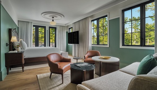 Accessible Resort Bay Window King