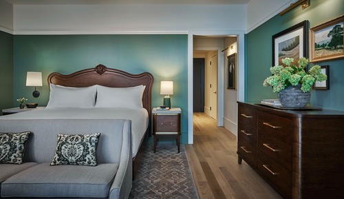 Resort Bay Window King