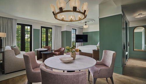 Deluxe Estate Studio