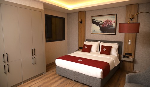 Luxury Suite