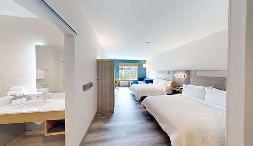 Suite, 2 Queen Beds, Accessible Bathtub (Communications, Mobility)