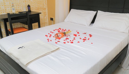 Deluxe Room, 1 Queen Bed, Patio