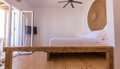 TRIADES - Executive Double Room Side Sea View