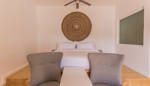 SARAKINIKO - Comfort Suite Sea View