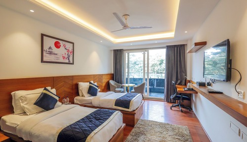 Super Deluxe Twin Bed Room with Balcony