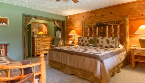 Classic Quadruple Room, Ensuite, Mountain View (Aspen)