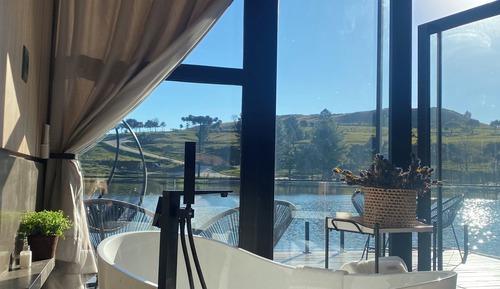 Lake House for Couples with Panoramic View
