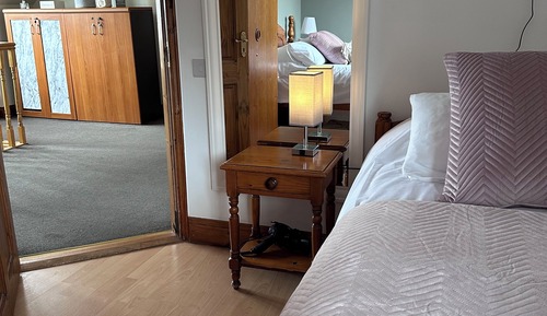 Traditional Triple Room, Ensuite