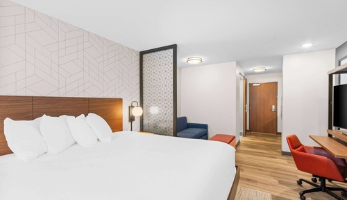 Suite, 1 King Bed, Non Smoking