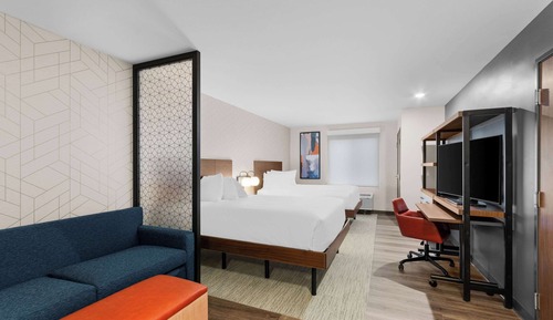 Suite, 2 Queen Beds, Non Smoking