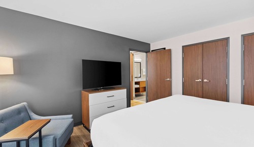 Suite, 1 King Bed, Non Smoking