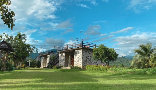 Classic Room, 1 Queen Bed, Non Smoking, Hill View