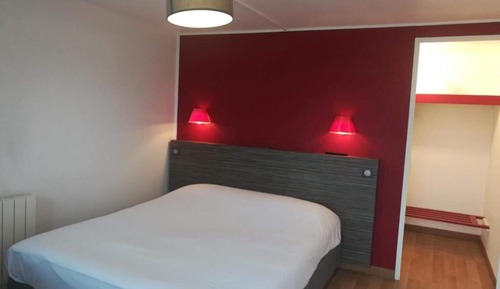 Standard Room, 1 Queen Bed