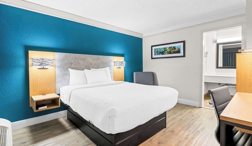 Standard Room, 1 Queen Bed, Non Smoking