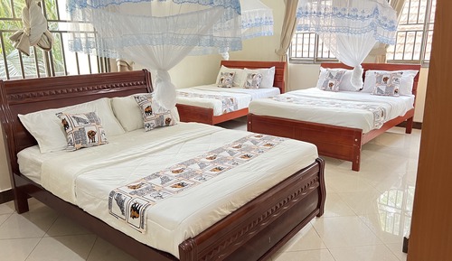 Standard Triple Room, 3 Twin Beds, Balcony, Garden View